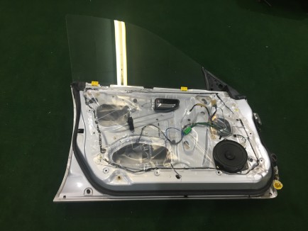 左前门 SUBARU LANCASTER OEM 60009AE050 60009AE070 BH9 2001 Silver 1U2