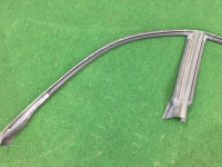 Junta de puerta izquierda SUBARU LANCASTER OEM 63521AE030 BH9 2001 Silver 1U2