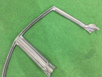 Junta de puerta izquierda SUBARU LANCASTER OEM 63521AE030 BH9 2001 Silver 1U2