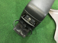 Porta-luvas e apoio de braço SUBARU LEGACY OEM 92111AE010AC BH9 2001 Silver 01G
