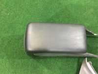 Porta-luvas e apoio de braço SUBARU LEGACY OEM 92111AE010AC BH9 2001 Silver 01G