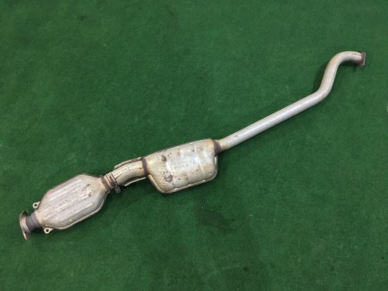 Средняя часть глушителя SUBARU LEGACY OEM 44200AE050 44200AE051 BH9 2001 EJ254