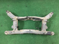 Travesaño задняя SUBARU LANCASTER OEM 20152AE000 20152AE001 BHE 2000 EZ30