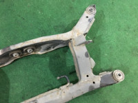 Travesaño задняя SUBARU LANCASTER OEM 20152AE000 20152AE001 BHE 2000 EZ30