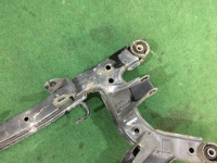 Travesaño задняя SUBARU LANCASTER OEM 20152AE000 20152AE001 BHE 2000 EZ30