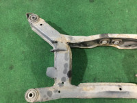 Travesaño задняя SUBARU LANCASTER OEM 20152AE000 20152AE001 BHE 2000 EZ30