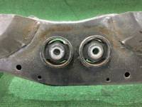 Travesaño задняя SUBARU LANCASTER OEM 20152AE000 20152AE001 BHE 2000 EZ30