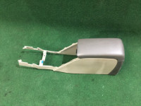 Бардачок подлокотник 92111AE010AD SUBARU LANCASTER