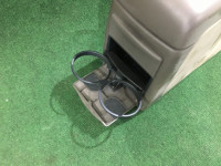 手套箱与扶手 SUBARU LANCASTER OEM 92111AE010AD BHE 2000 white / grey 0U4