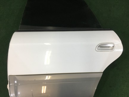Puerta trasera izquierda SUBARU LANCASTER OEM 60400AE430 BHE 2000 white / grey 0U4