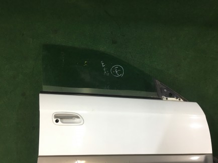 Right front door SUBARU LANCASTER OEM 60009AE040 60009AE060 BHE 2000 white / grey 0U4