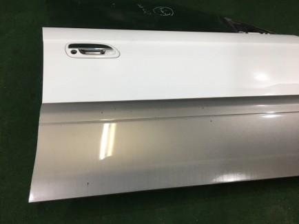 Right front door SUBARU LANCASTER OEM 60009AE040 60009AE060 BHE 2000 white / grey 0U4