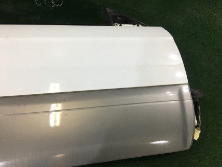 Right front door SUBARU LANCASTER OEM 60009AE040 60009AE060 BHE 2000 white / grey 0U4