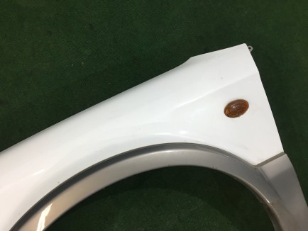 左前翼子板 SUBARU LANCASTER OEM 57120AE031 BHE 2000 white / grey 0U4