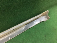 Порог правый SUBARU LANCASTER OEM 91111AE080LG BHE 2000 white / grey 0U4
