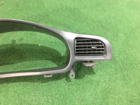 Рамка спидометра SUBARU LANCASTER OEM 66180AE000 BHE 2000 white / grey 0U4