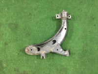 Braço de suspensão dianteiro esquerdo SUBARU LANCASTER OEM 20200AA210 20202AE010 BHE 2000 EZ30
