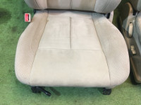 シート SUBARU LANCASTER OEM 64010AE700GE 64010AE710GE 64221AE130GE 64231AE130GE BHE 2000 white / grey 0U4