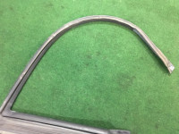 右ドアウェザーストリップ SUBARU LANCASTER OEM 63521AE020 BHE 2000 white / grey 0U4