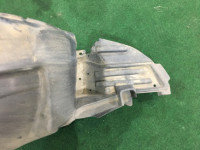 Pasarruedas delantero izquierdo SUBARU LEGACY B4 OEM 59110AE010 BE5 2001 Black 47A