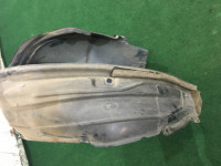 Pasarruedas delantero izquierdo SUBARU LEGACY B4 OEM 59110AE010 BE5 2001 Black 47A