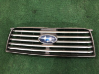 Решетка радиатора 91121SA082 SUBARU FORESTER