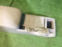 グローブボックス・アームレスト SUBARU LEGACY OEM 92111AG060WA BP5 2004 white pearl 36J