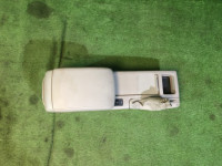 グローブボックス・アームレスト SUBARU LEGACY OEM 92111AG060WA BP5 2004 white pearl 36J