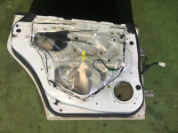 Puerta trasera izquierda SUBARU LEGACY OEM 60409AG0109P 60409AG0119P BP5 2004 white pearl 36J