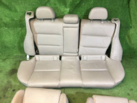 Juego de asientos SUBARU LEGACY OEM 64011AG861WA 64011AG871WA 64221AG130WA 64221AG131WA BP5 2004 white pearl 36J