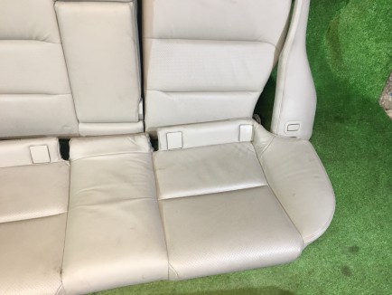 Juego de asientos SUBARU LEGACY OEM 64011AG861WA 64011AG871WA 64221AG130WA 64221AG131WA BP5 2004 white pearl 36J