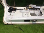 Porta da bagageira SUBARU LEGACY OEM 61700AC000, 84251AC090 BG5 1997 белый 51E