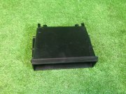 Porta-objetos sob o rádio SUBARU LANCASTER OEM 66130AA080 BH9 2002 серый 1U2