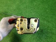Замок двери задний правый SUBARU LANCASTER OEM 61032AE020 BH9 2000 silver 9G9