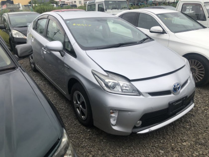 TOYOTA PRIUS ZVW30 2012