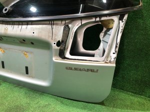 Tailgate цвет 01G SUBARU LEGACY OEM 60800AE040 BH5 2002 SILVER 01G