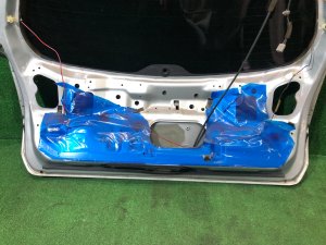 Tailgate цвет 01G SUBARU LEGACY OEM 60800AE040 BH5 2002 SILVER 01G