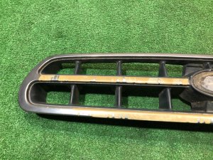 Rejilla del radiador SUBARU LANCASTER OEM 91121AE190 BHE 2001 WHITE 07C, 081