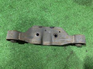 Балка редуктора SUBARU OUTBACK OEM 41310AG020 BPE 2004 EZ30
