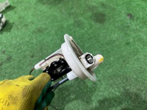 Датчик уровня топлива SUBARU OUTBACK OEM 42081AG000 BPE 2004 EZ30