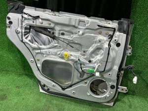 Дверь задняя левая SUBARU OUTBACK OEM 60409AG0509P BPE 2004 SILVER 39D, 3K3