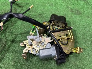 Замок пятой двери с доводчиком SUBARU OUTBACK OEM 63031AG000 BPE 2004 SILVER 39D, 3K3