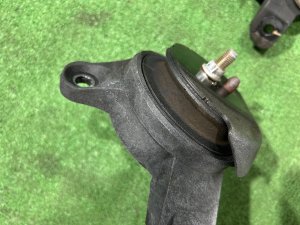 Подушки двигателя SUBARU OUTBACK OEM 41022AG020 41022AG030 BPE 2004 EZ30