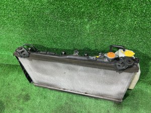Радиатор двигателя SUBARU OUTBACK OEM 45111AG040 BPE 2004 EZ30