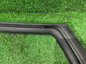 Уплотнитель дверей левый SUBARU OUTBACK OEM 63521AG010 BPE 2004 SILVER 39D, 3K3