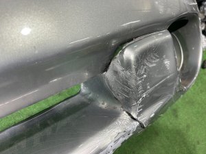 Бампер передний дефекты SUBARU LEGACY LANCASTER OEM 57703AE230MQ BHE BH9 2001 SILVER/GREY 1U2