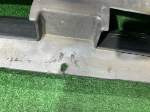 Бампер передний дефекты SUBARU LEGACY LANCASTER OEM 57703AE230MQ BHE BH9 2001 SILVER/GREY 1U2