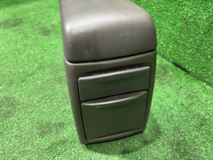 Бардачок подлокотник SUBARU LEGACY LANCASTER OEM 92111AE010AD BHE BH9 BH5 2001 SILVER/GREY 1U2