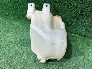 Бачок омывателя SUBARU LEGACY LANCASTER OEM 86610AE010 BHE BH9 BH5 BE5 BE9 BEE 2001 EZ30 AT