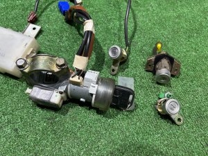 Замок зажигания Комплект замков SUBARU LEGACY LANCASTER OEM 57491AE740 88035AE100 BHE BH9 BH5 2001 SILVER/GREY 1U2